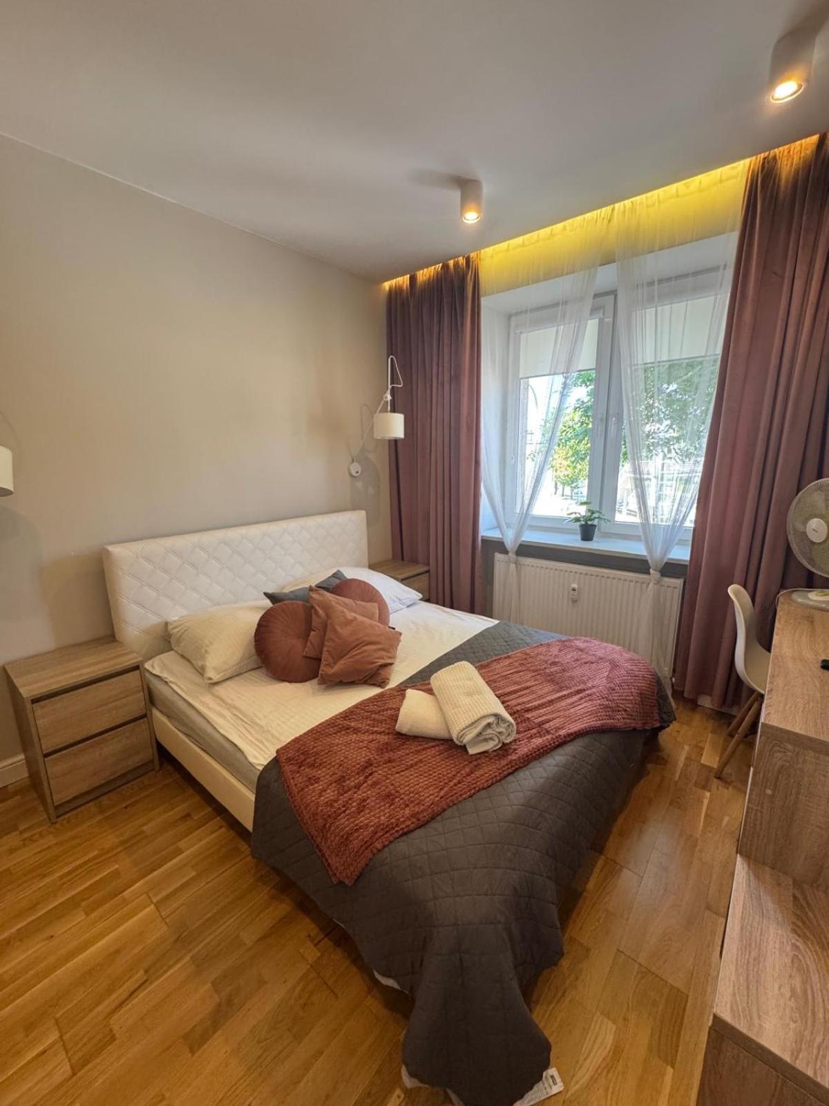 Apartment Family & Business Elegant Apartments Kck Ul Astronautow Centrum Downtown - 3 Bedroom, Bath With Hydromassage, Parking