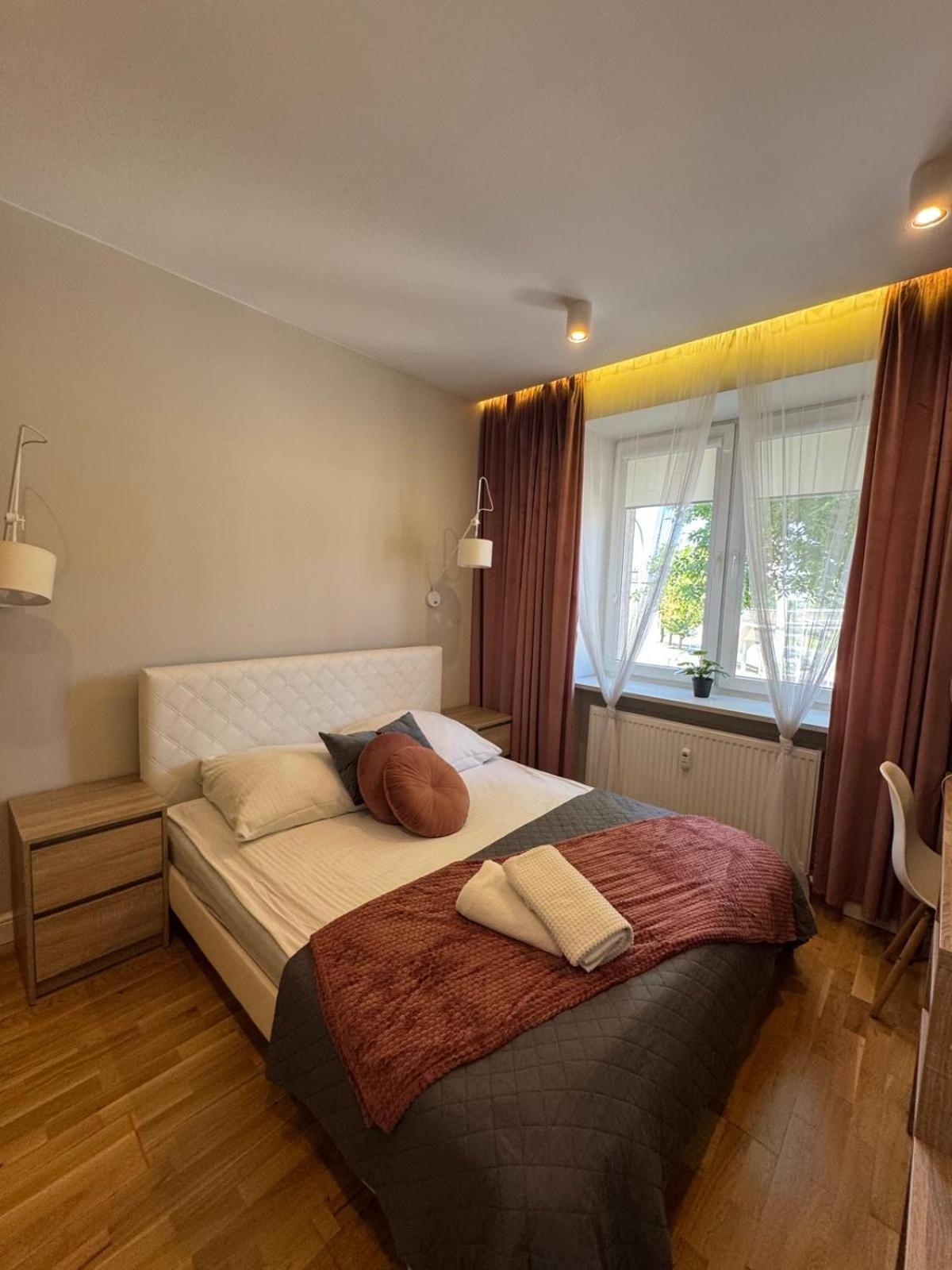 Family & Business Elegant Apartments Kck Ul Astronautow Centrum Downtown - 3 Bedroom, Bath With Hydromassage, Parking * Kielce